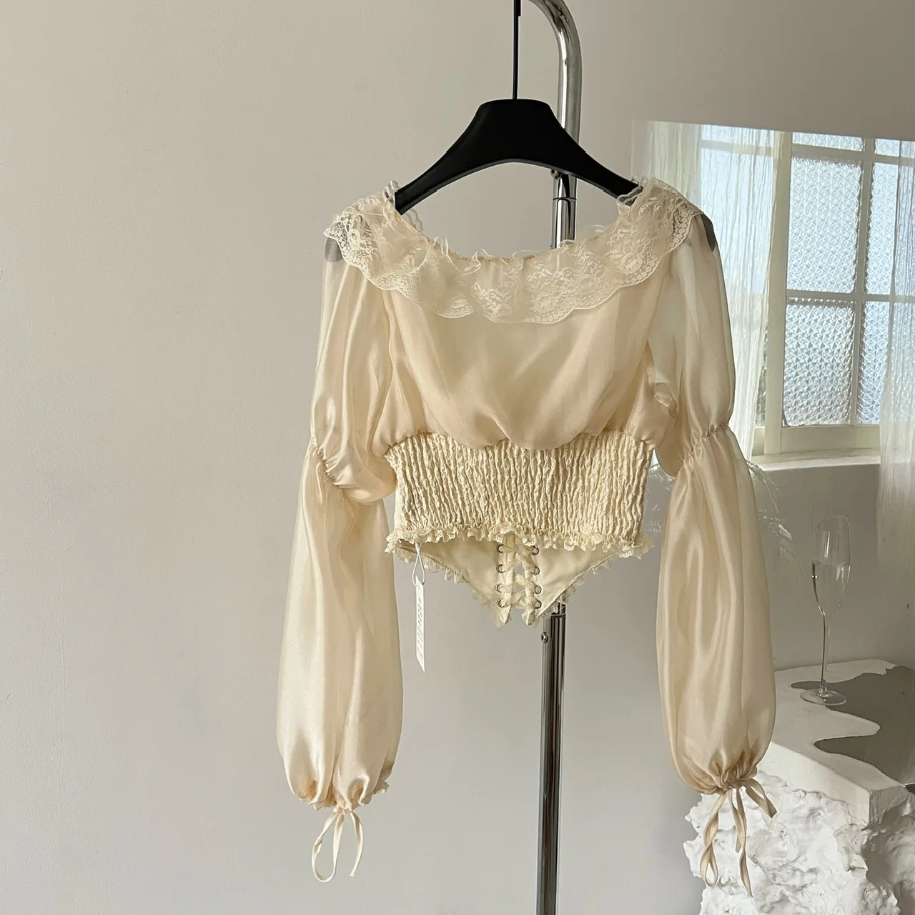 Vintage Retro Chic Lace Satin  - Women'S Accessories Louis Vuitton ulasan dan harga